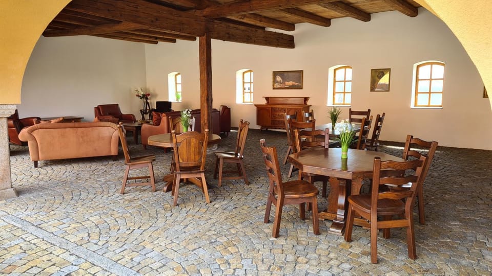 Patio, Balcony/Terrace, Seating area
