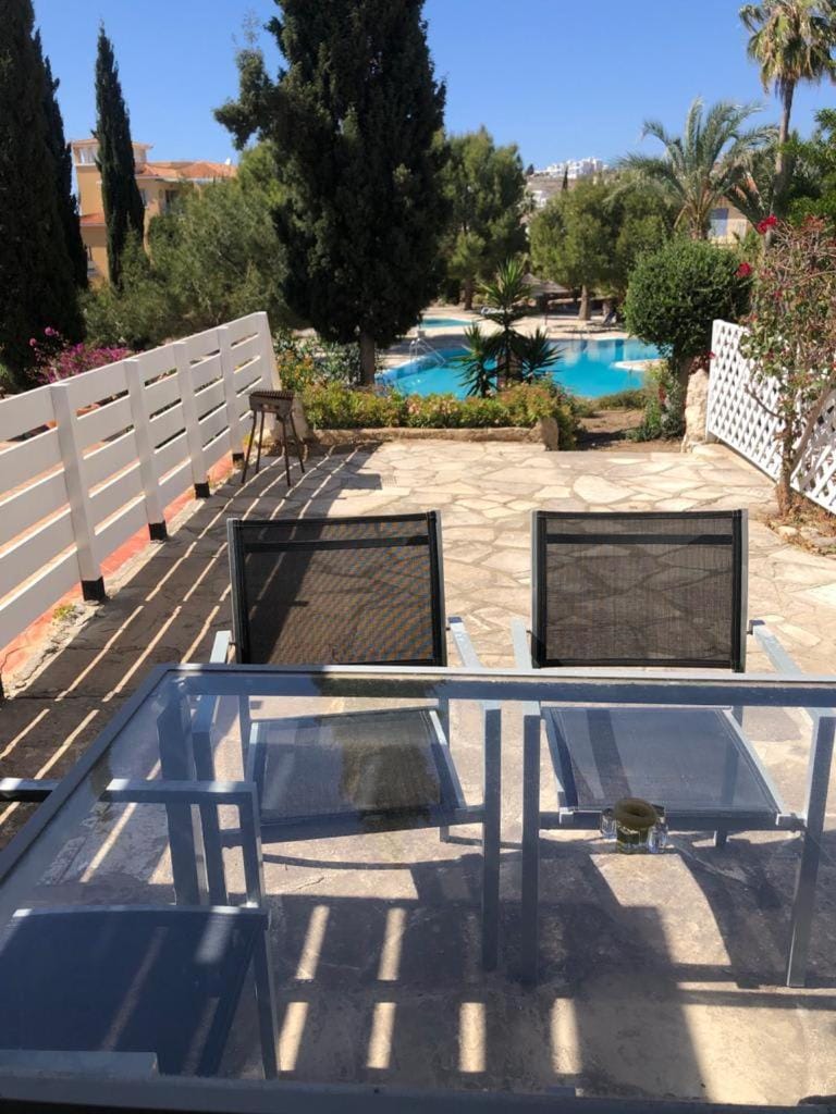 Regina Gardens - Spacious 3 bed, 2 bath maisonette House in Paphos