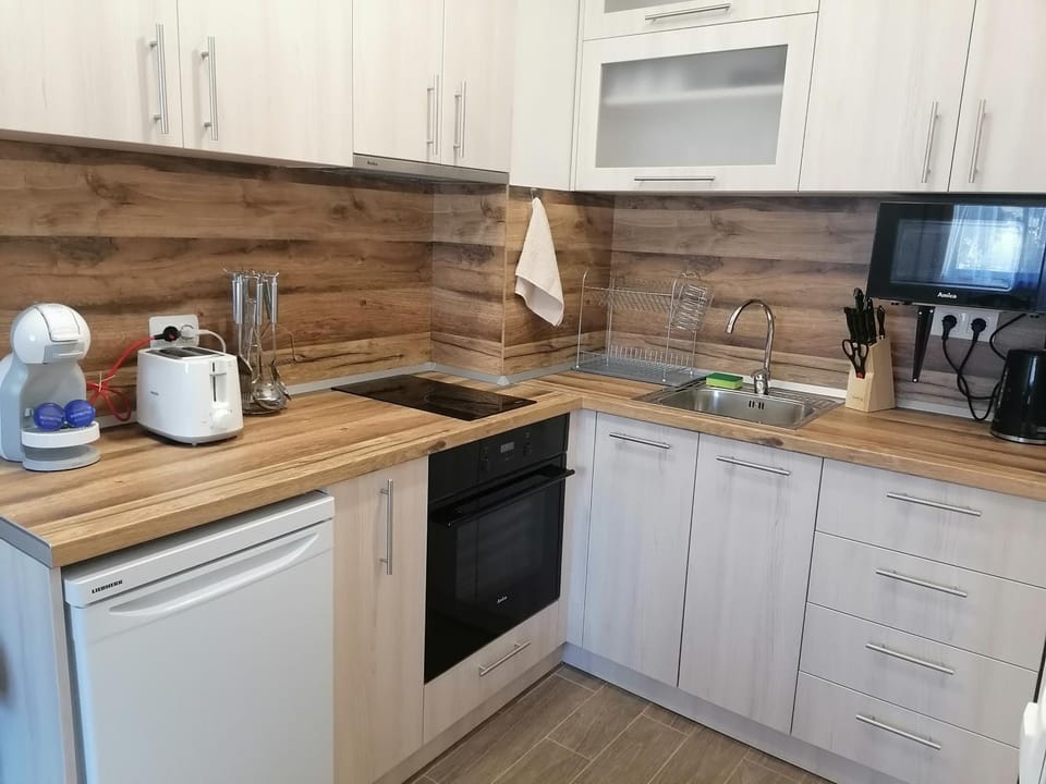 Coffee/tea facilities, Kitchen or kitchenette
