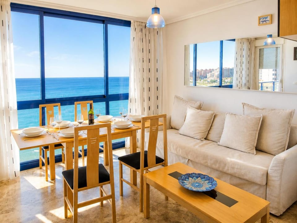 View (from property/room), Dining area, Sea view