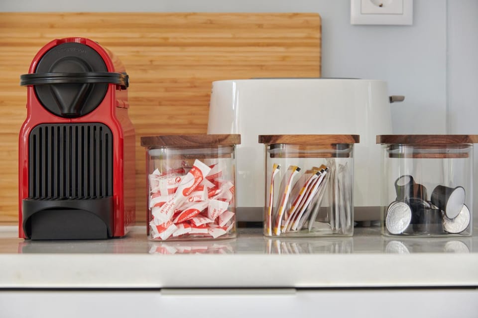 Kitchen or kitchenette, Food and drinks