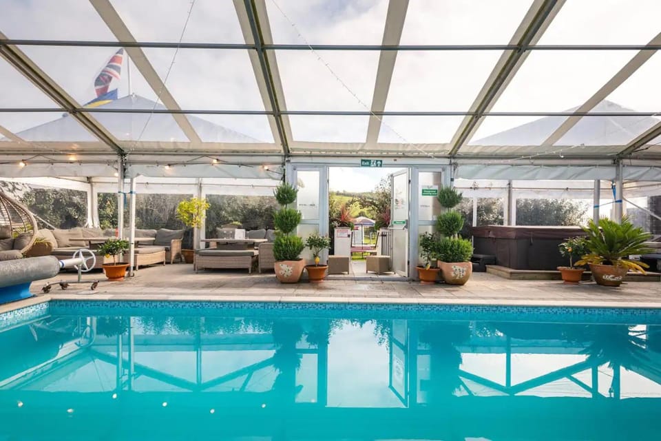Swimming pool, Swimming pool