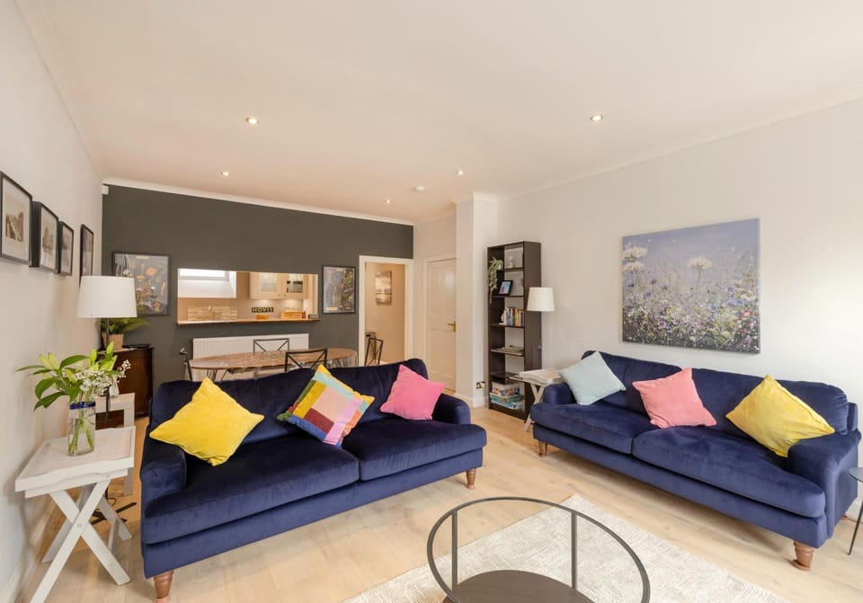 Living room, Entertainment