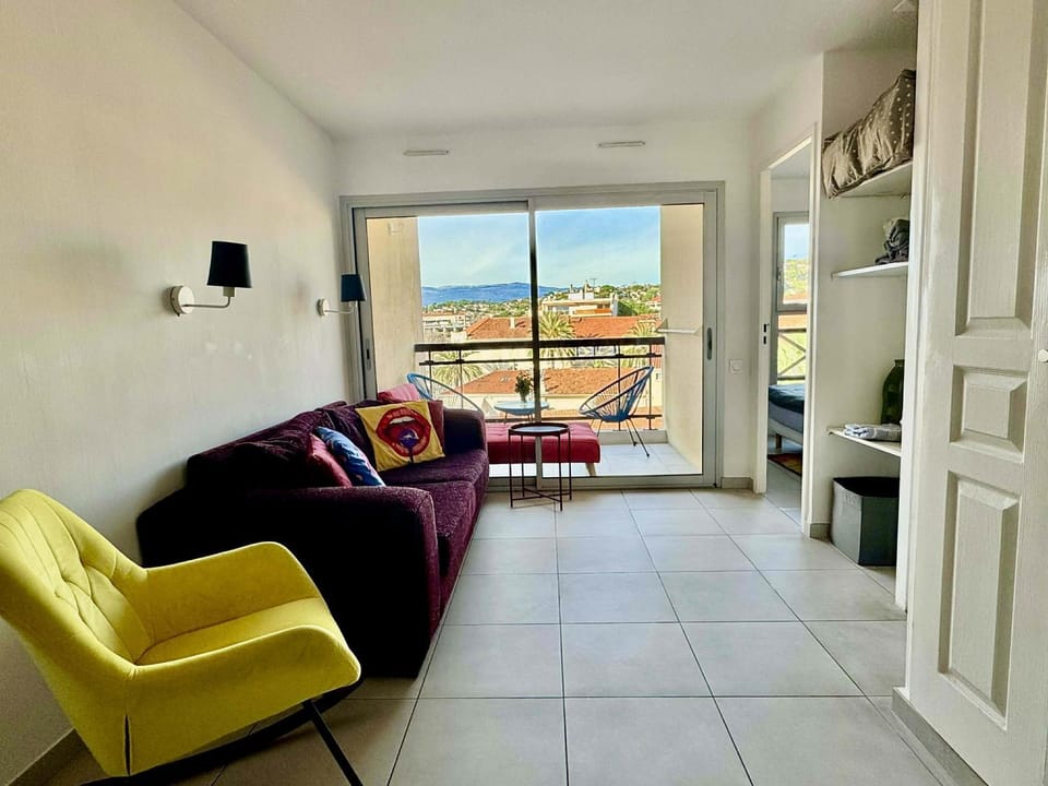 à 10 min de la Croisette - pieds dans la mer Apartment in Cannes