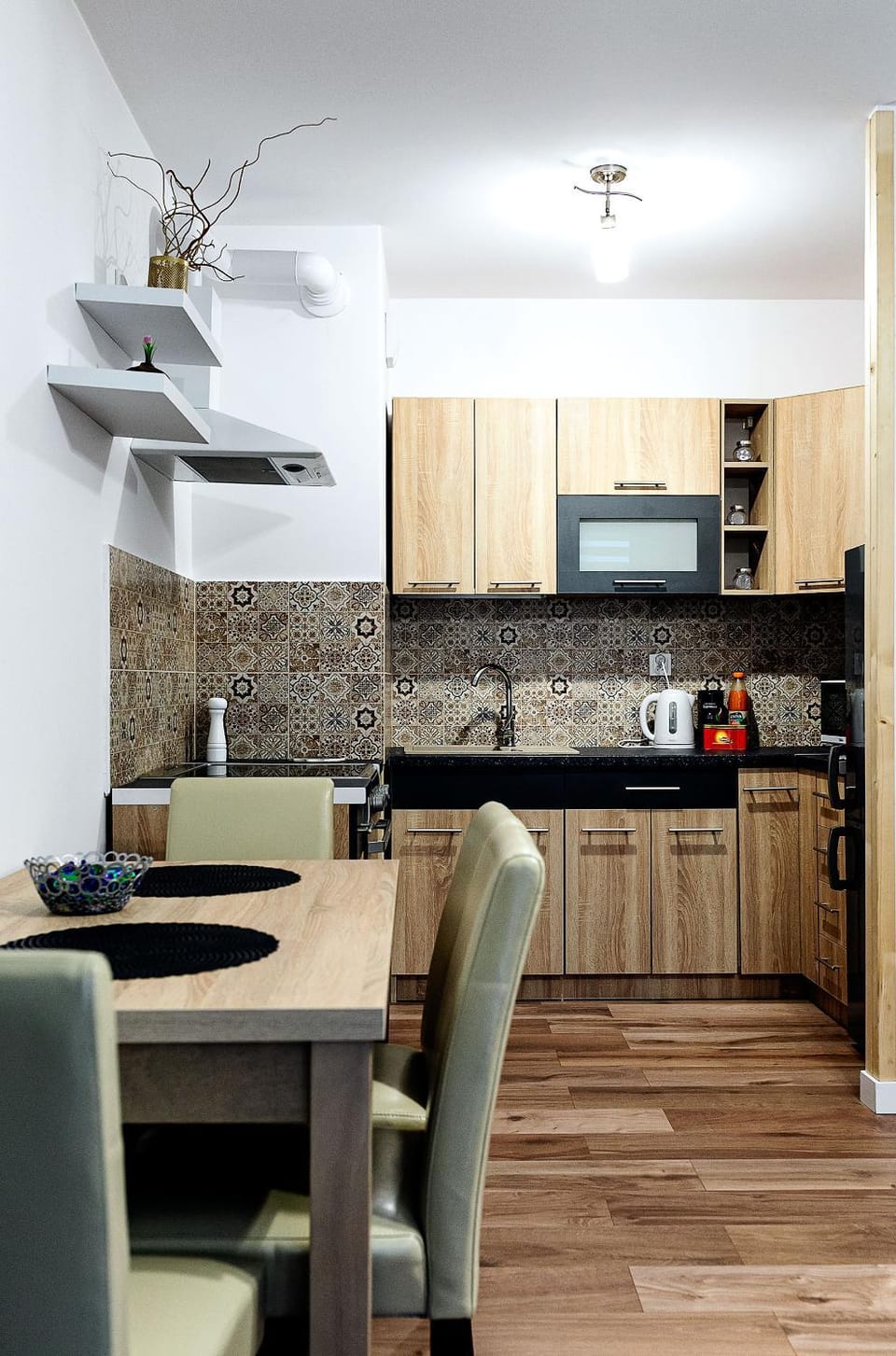 Kitchen or kitchenette, Communal kitchen, pet friendly, stove, kitchen