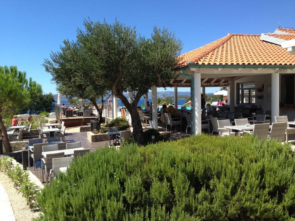 Restaurant/places to eat, Lounge or bar, Evening entertainment, Sea view, Entertainment