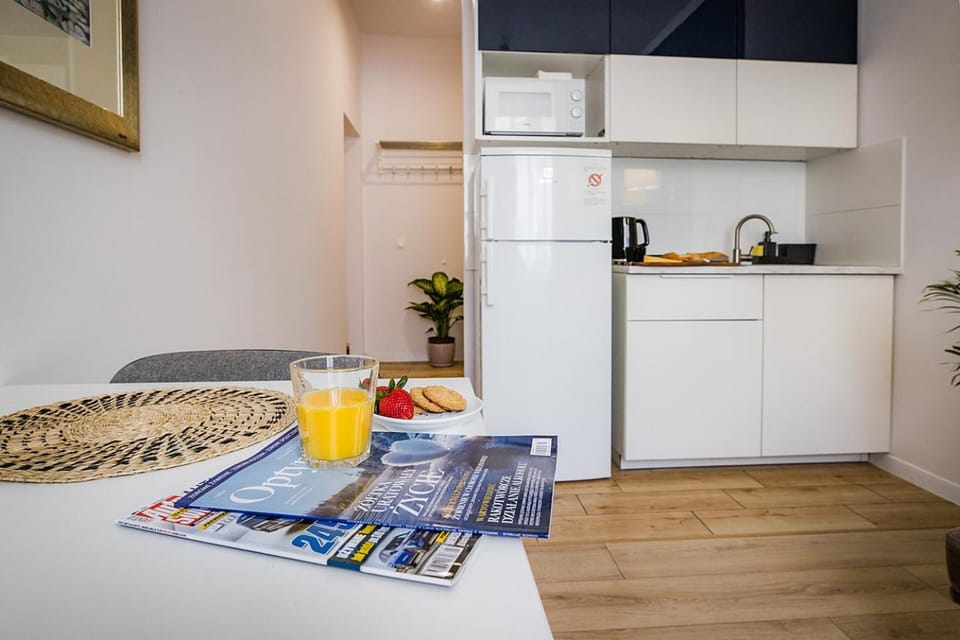 Coffee/tea facilities, Kitchen or kitchenette, microwave, stove