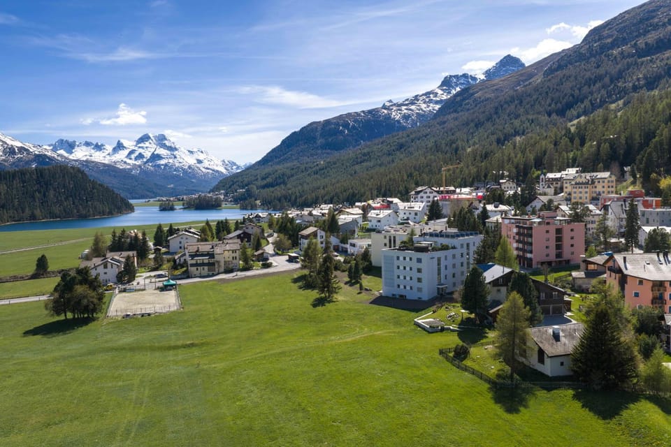Modern crossing apartment facing Piz Rosatsch Apartment in Saint Moritz