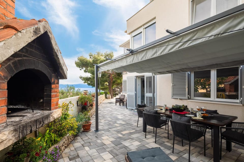 BBQ facilities, Balcony/Terrace, Seating area, Dining area