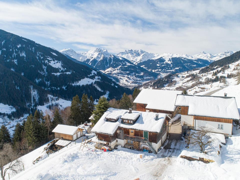 Property building, Winter