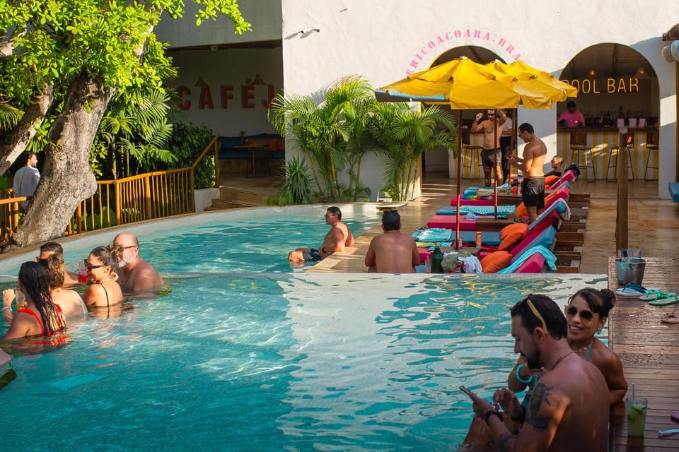 Day, People, Natural landscape, Evening entertainment, Pool view, Swimming pool, sunbed