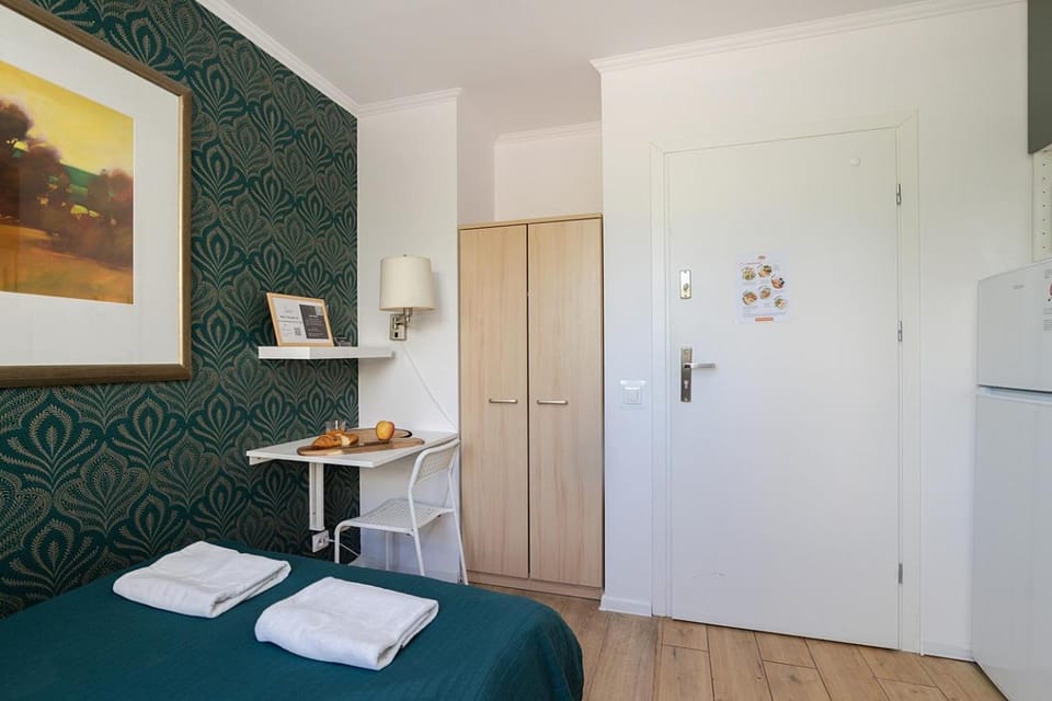 Bed, Photo of the whole room, Bedroom, towels, wardrobe