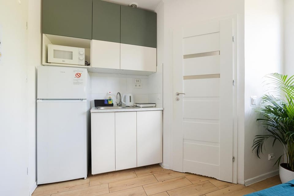 Coffee/tea facilities, Kitchen or kitchenette, microwave, stove