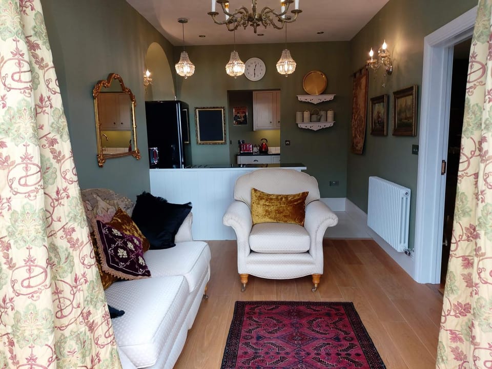 Living room, Lounge or bar