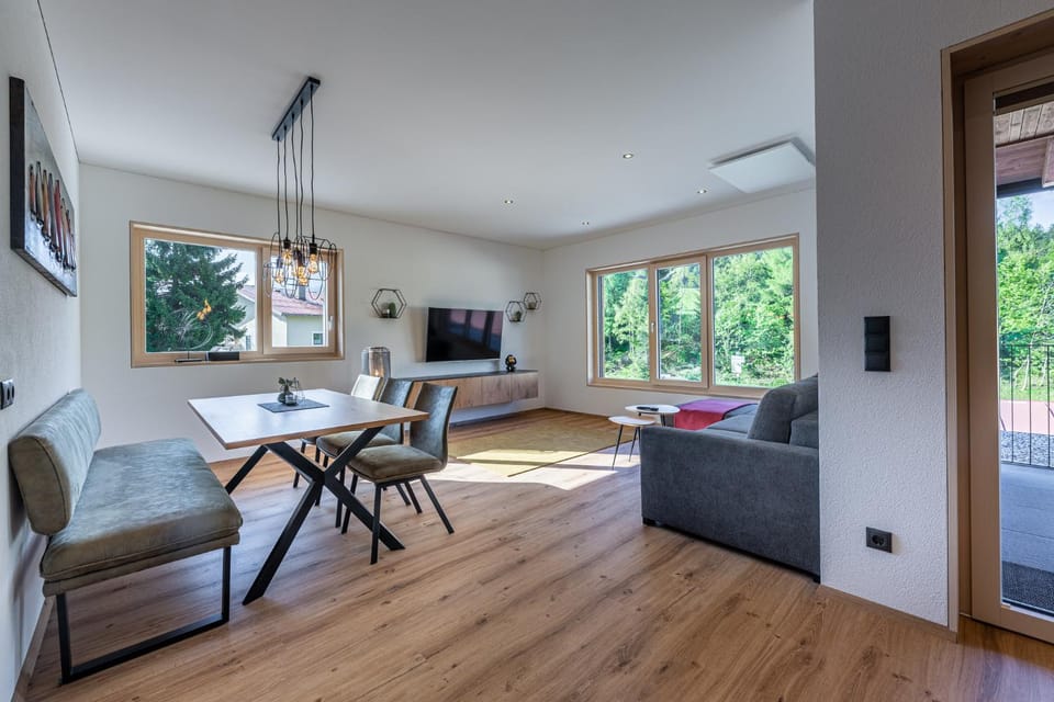 TV and multimedia, Living room, Dining area