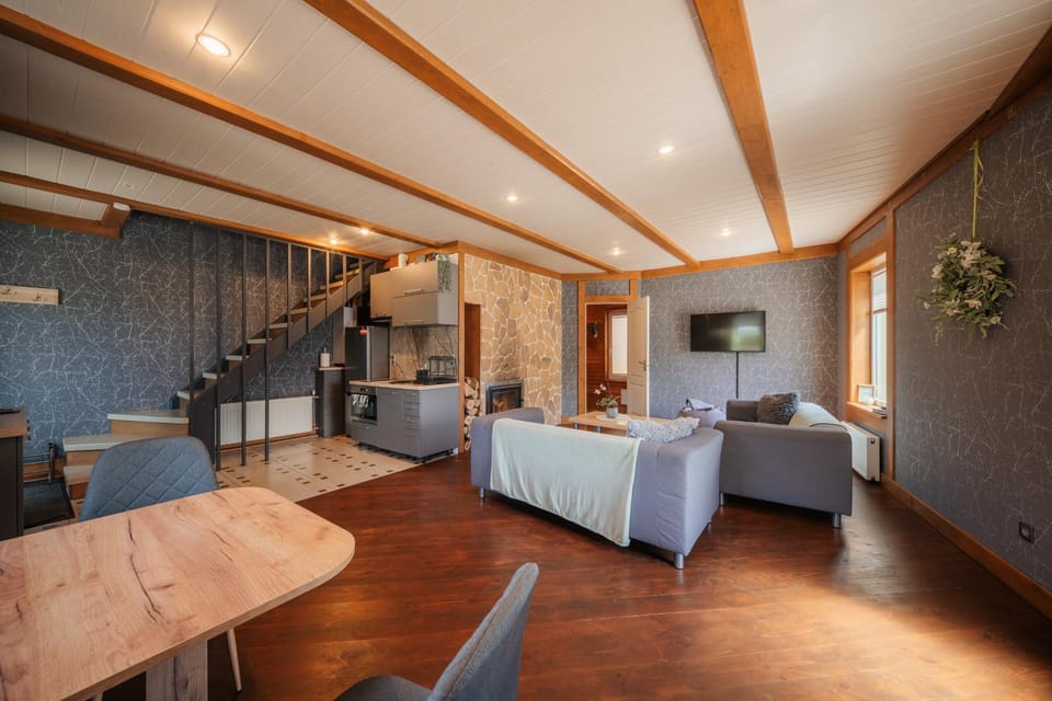 TV and multimedia, Kitchen or kitchenette, Living room, Photo of the whole room, Seating area