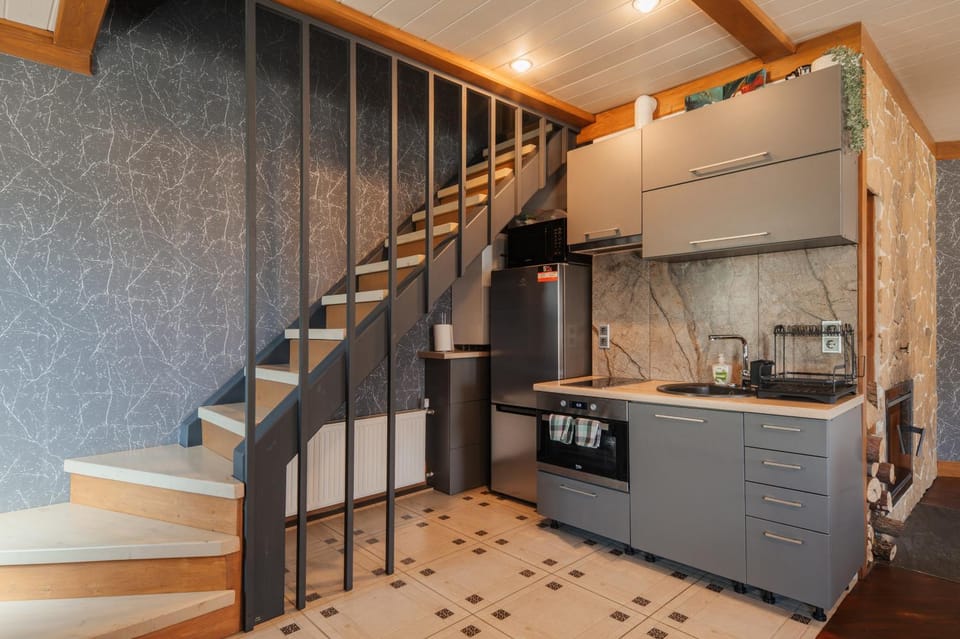 Kitchen or kitchenette, oven