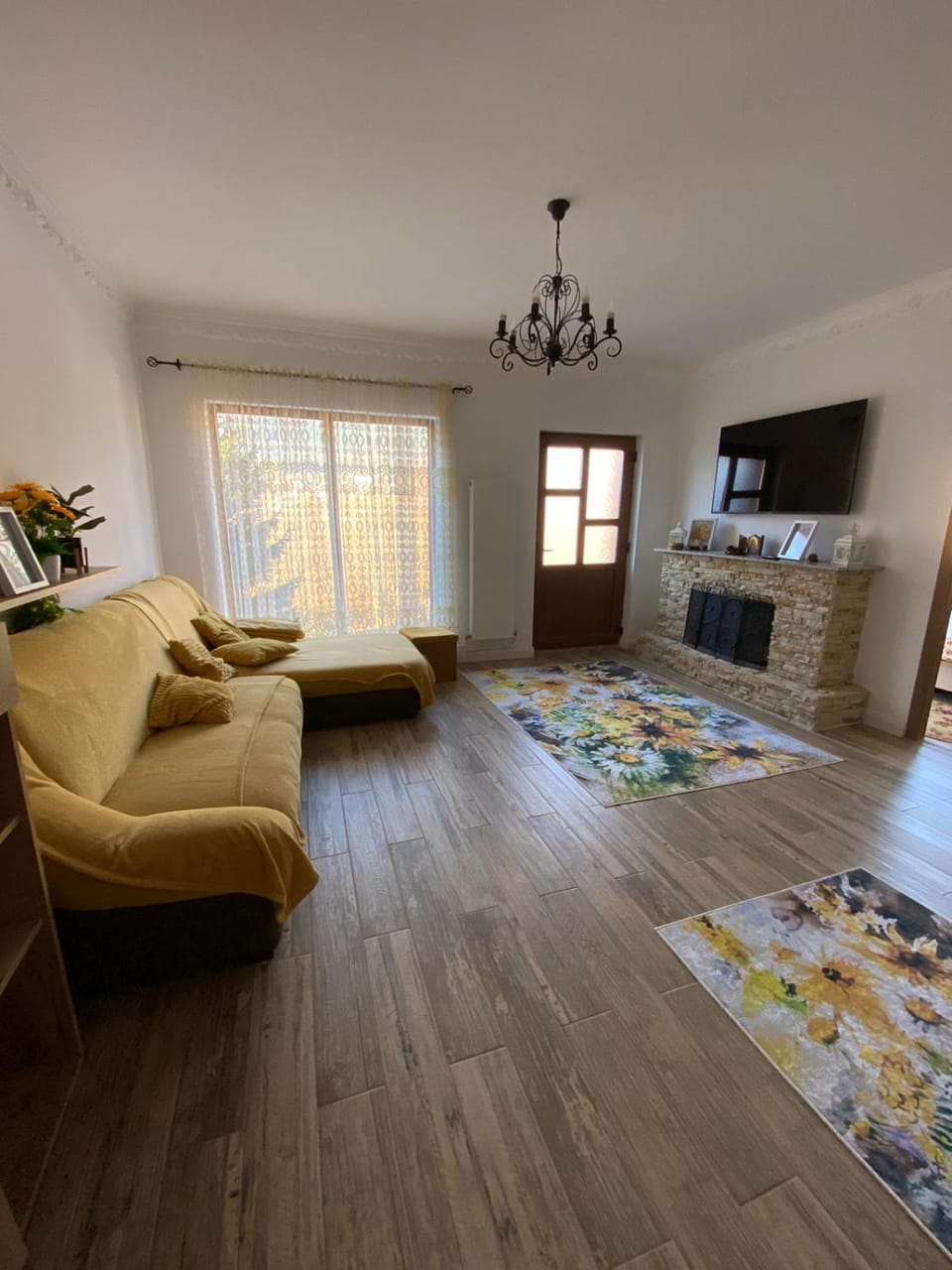 Communal lounge/ TV room, TV and multimedia, Living room, Seating area