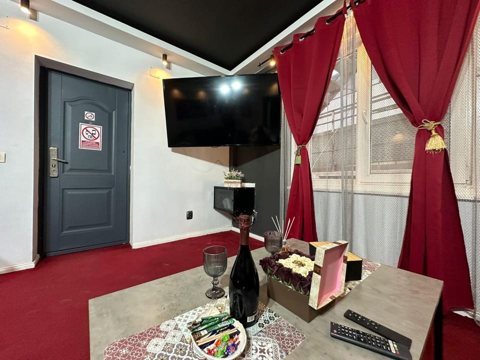 Smarald - Premium Apt in Best Location & Parking Apartment in Craiova