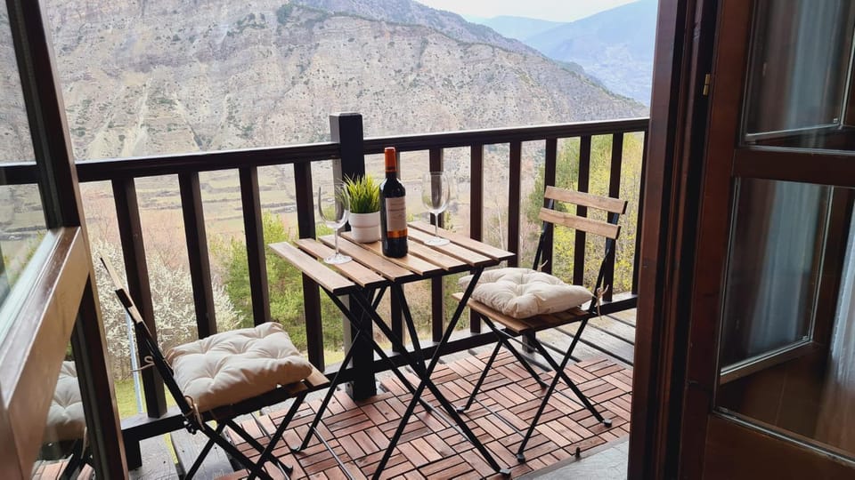 View (from property/room), Balcony/Terrace, Mountain view