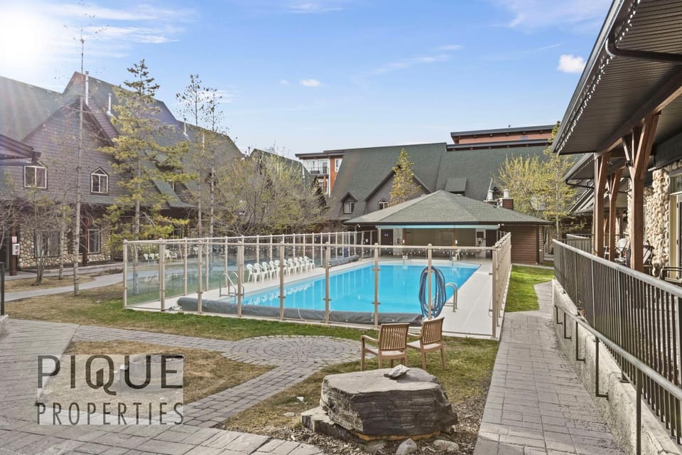 On site, Mountain view, Pool view, Swimming pool, Family
