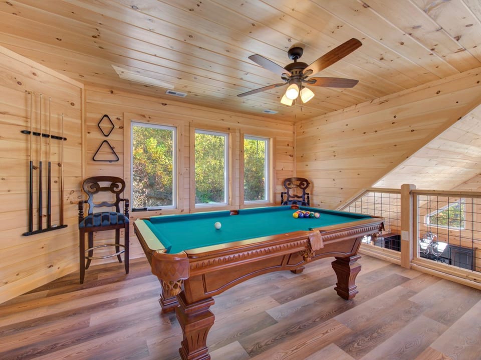 Billiard, Game Room, Seating area, furniture