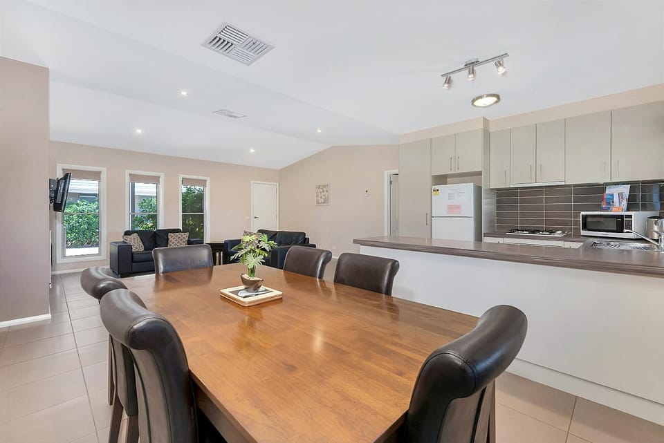 Kitchen or kitchenette, Living room, Dining area