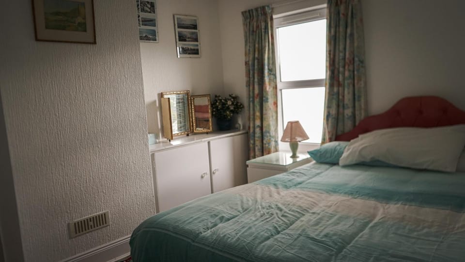 Little Oak Seafront House Donaghadee w/ Seaviews House in Northern Ireland