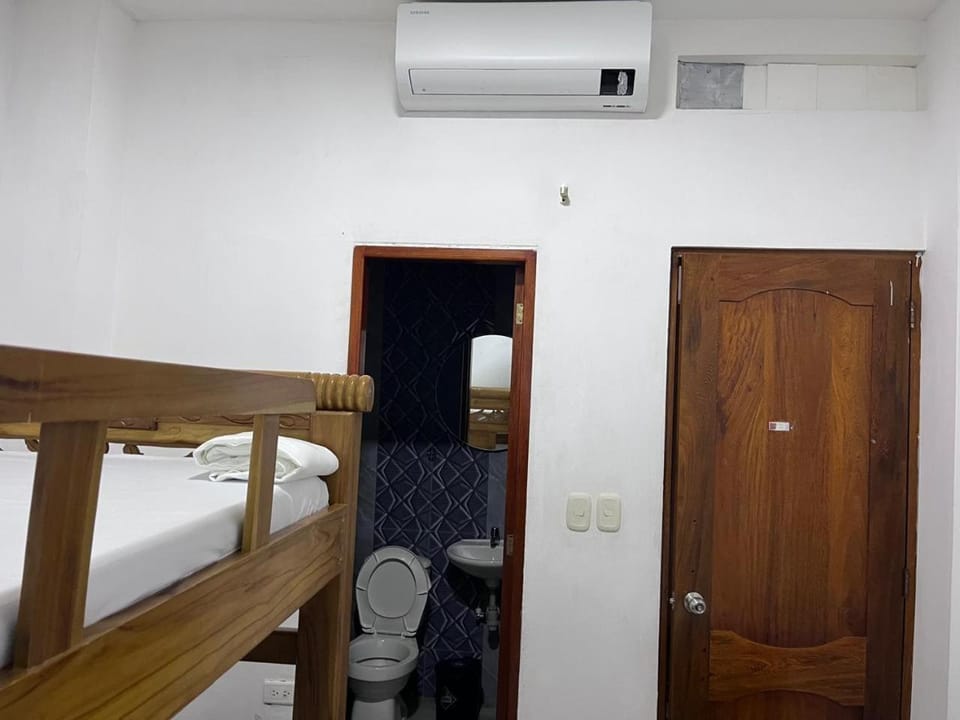 Bed, Photo of the whole room, Bedroom, bunk bed, air conditioner