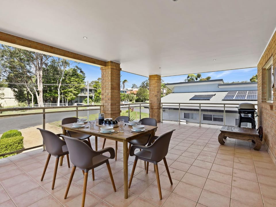 The Lighthouse by Experience Jervis Bay House in Vincentia