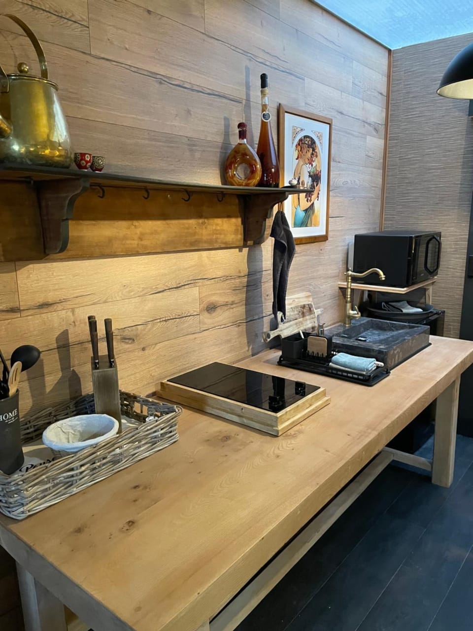 Kitchen or kitchenette