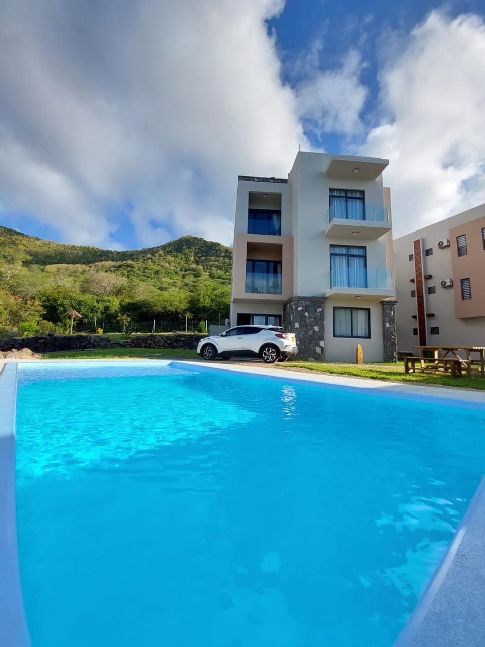 Property building, Swimming pool