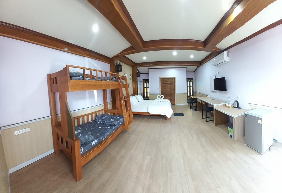 Off site, Area and facilities, Location