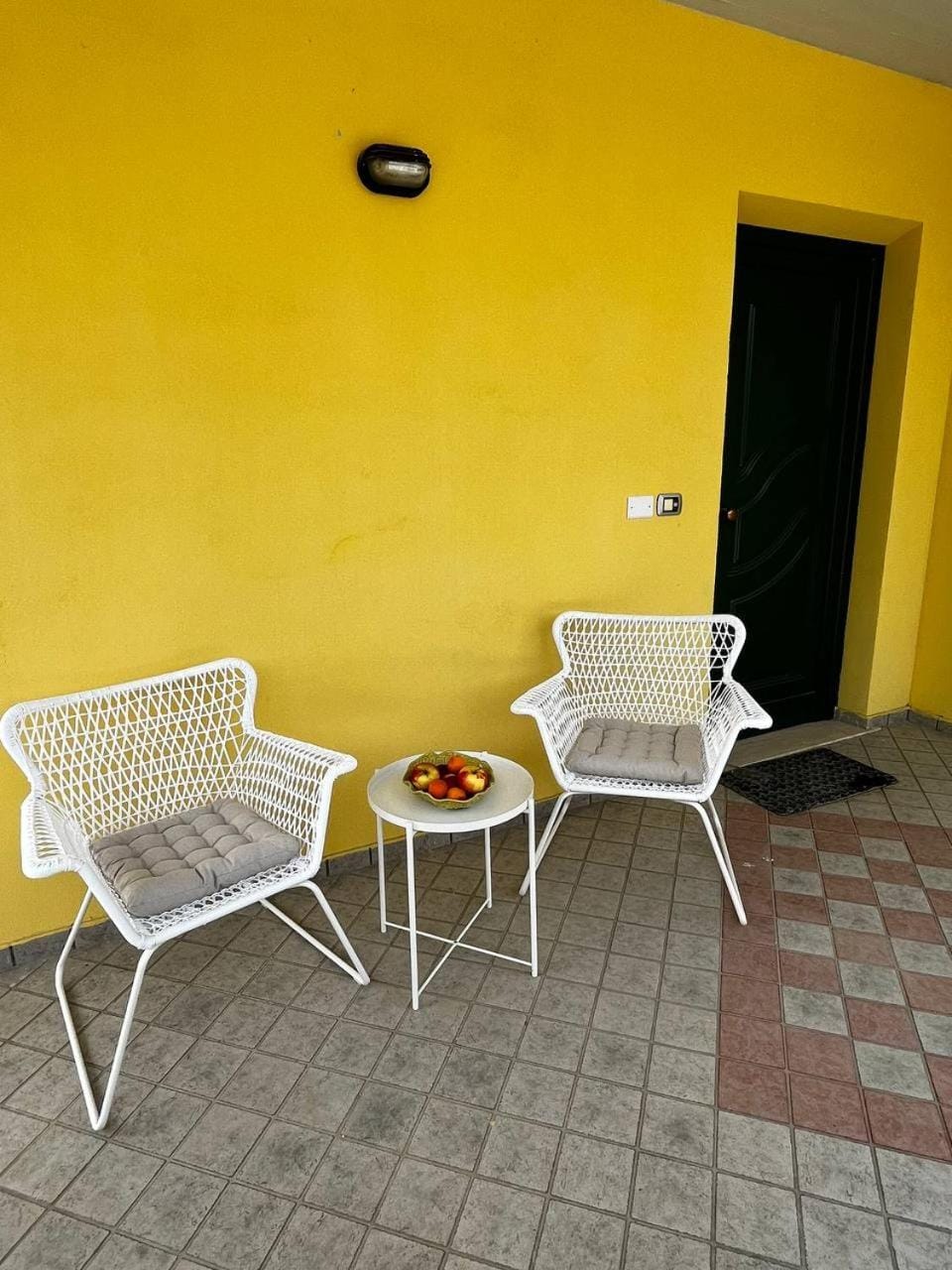 Facade/entrance, Lounge or bar