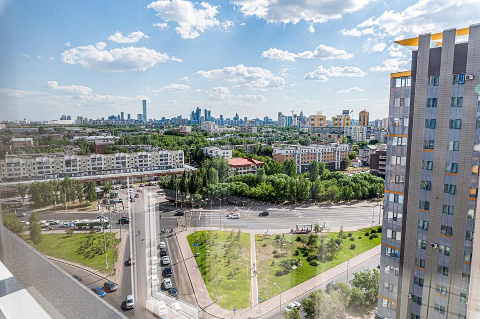 City view, Street view