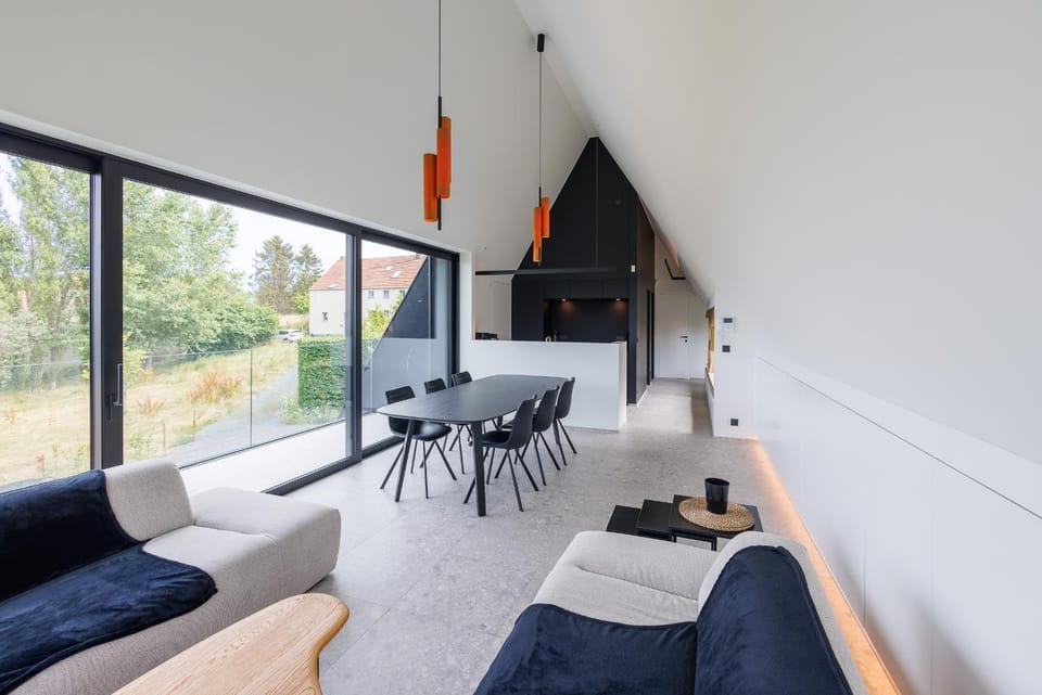 Seating area, Dining area