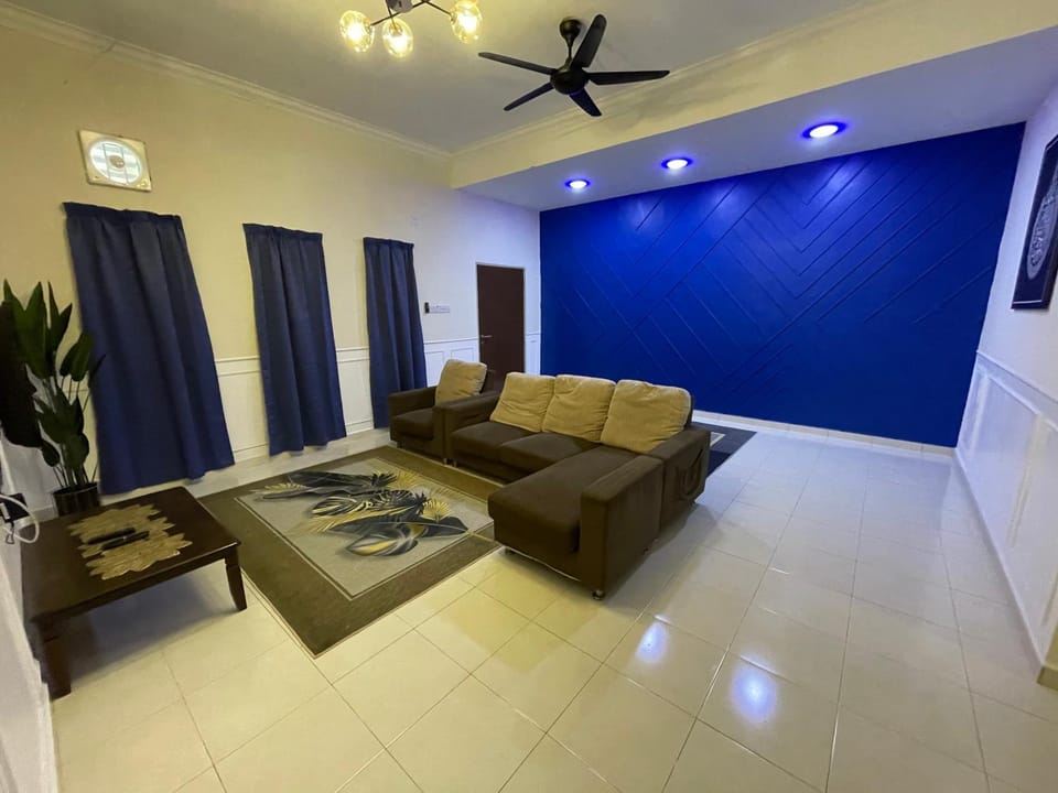 No 61 Nazirin Homestay Tmn Indah Raya 2 Manjung Lumut House in Perak