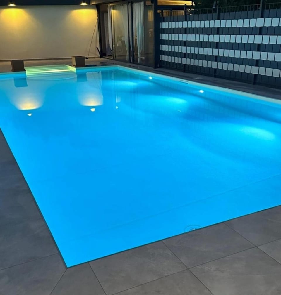 Property building, Swimming pool