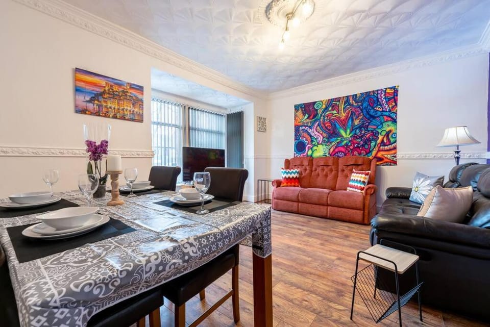 Living room, Seating area, Dining area