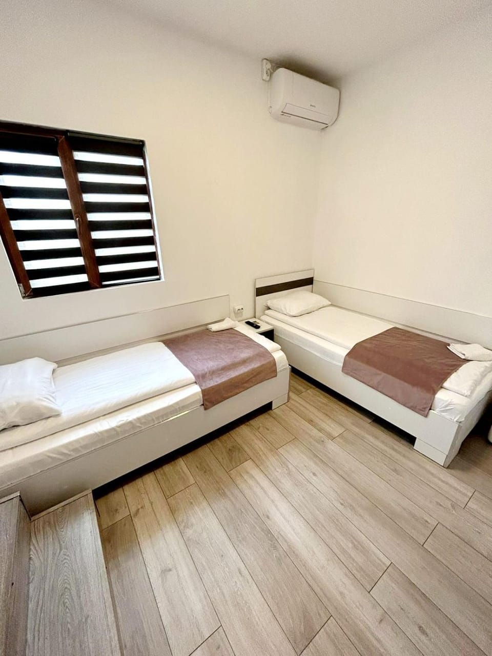 Pensiunea Albert Bed and Breakfast in Constanța County