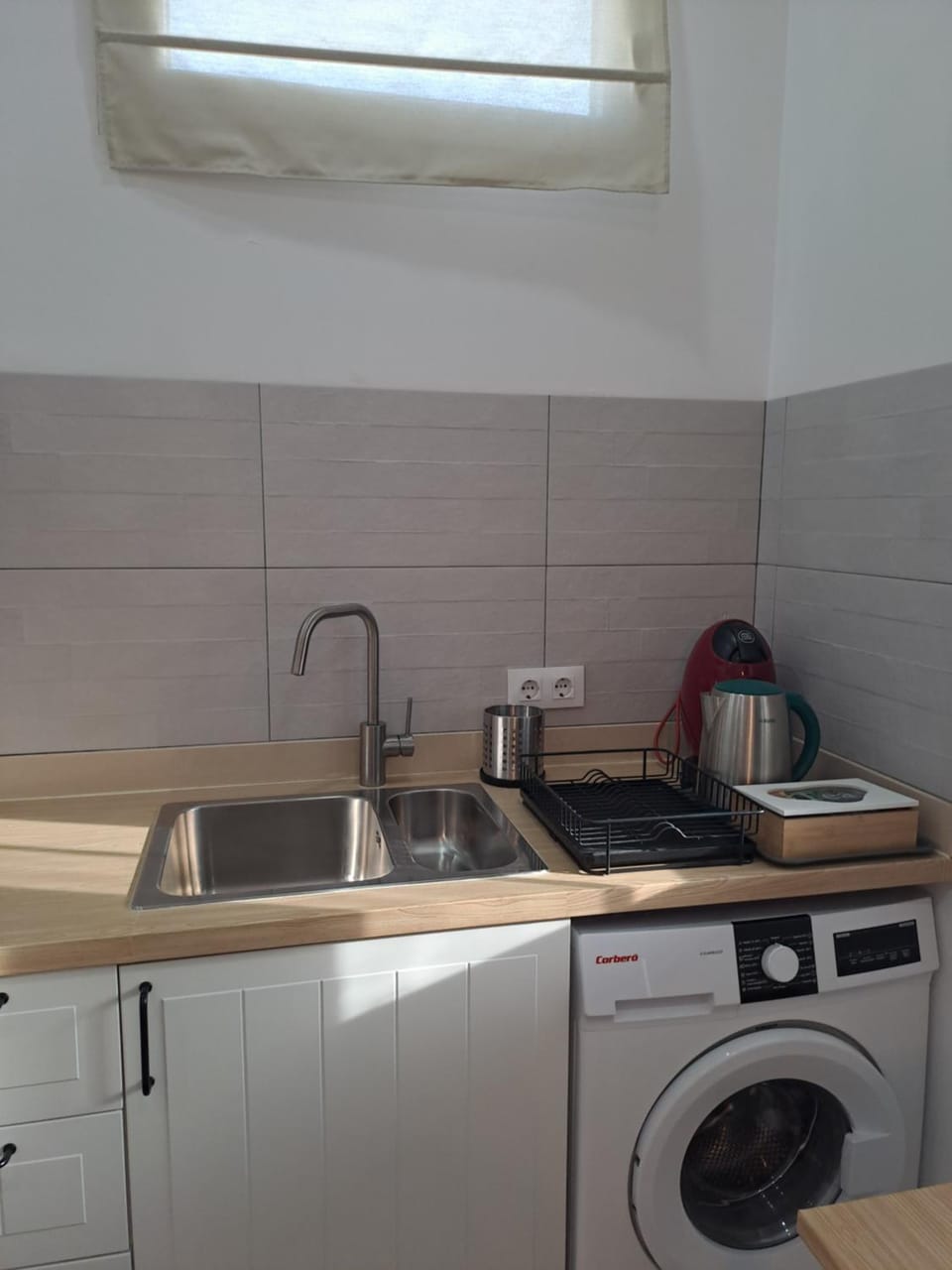 Coffee/tea facilities, Kitchen or kitchenette, washing machine