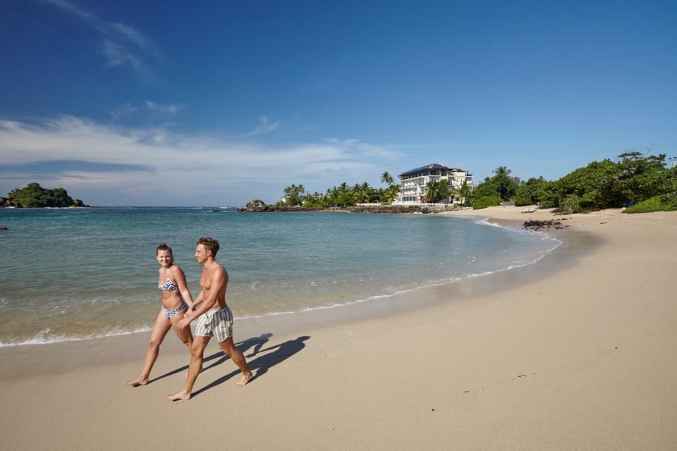 Property building, Day, Beach, Guests