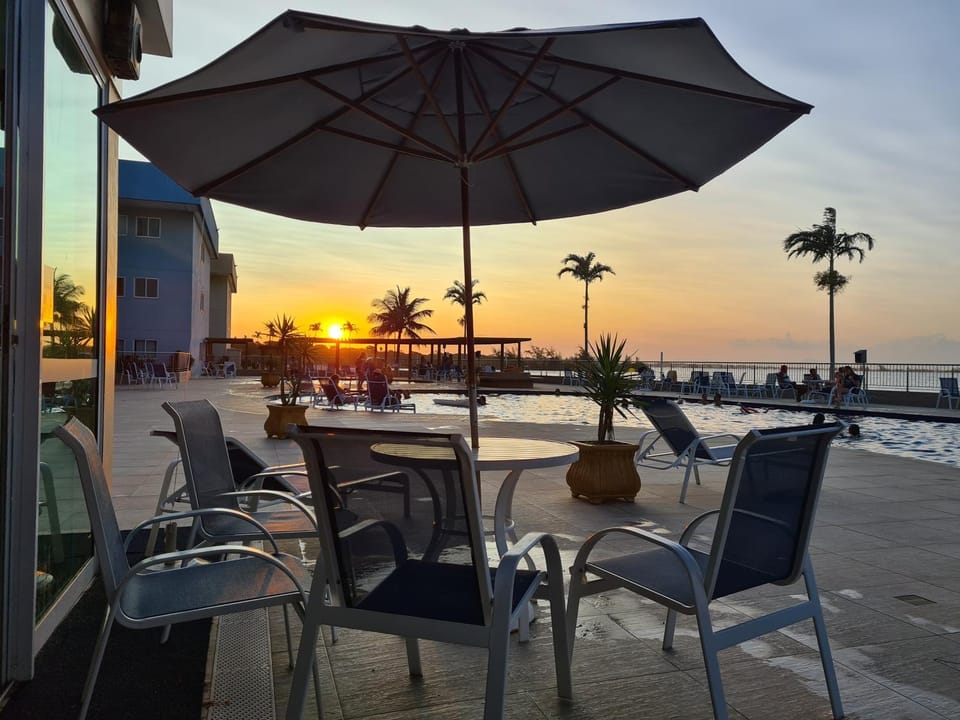 Lounge or bar, Sunset