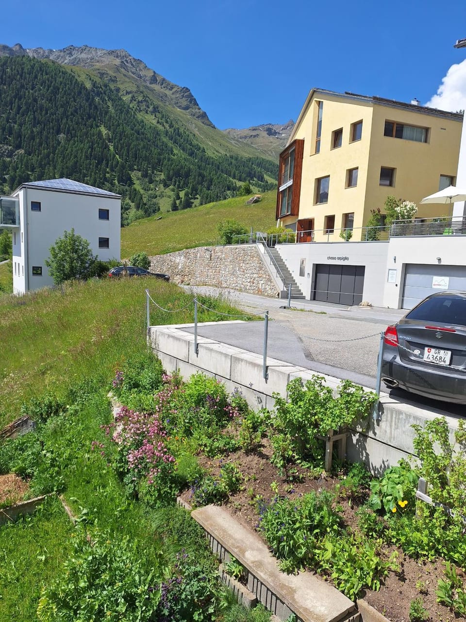 Property building, Facade/entrance, Off site