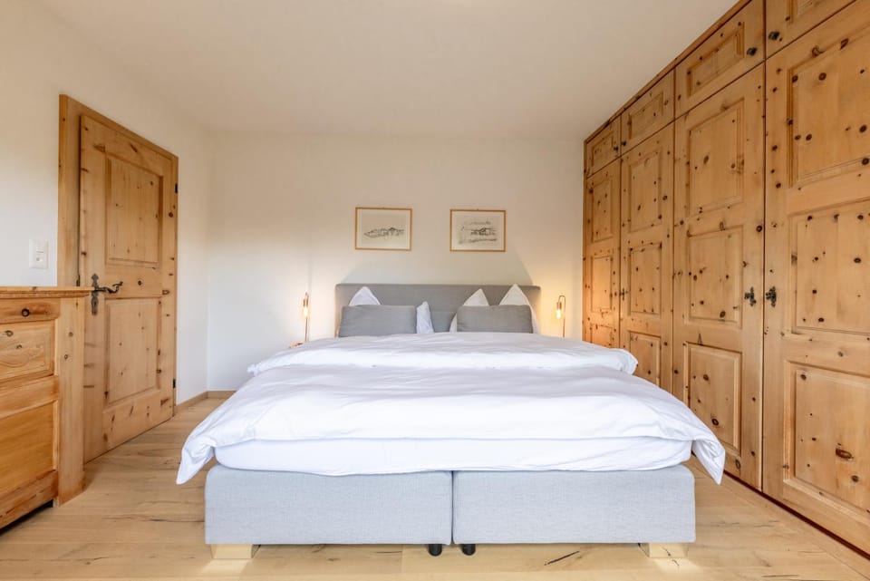 Cosy Apartment facing Piz Rosatsch with eFireplace, Pool & Sauna Apartment in Saint Moritz