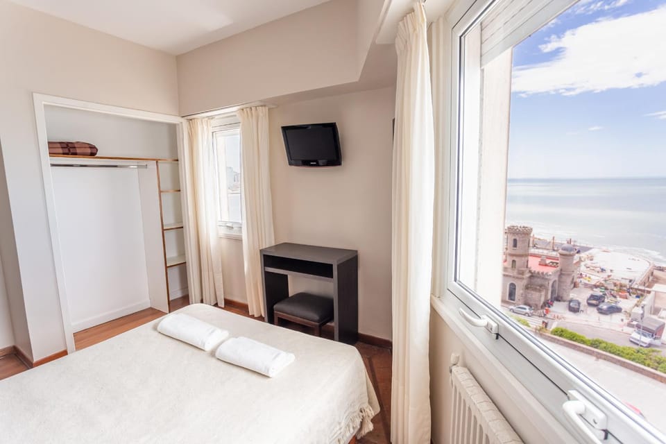 Bed, Photo of the whole room, Bedroom, Sea view
