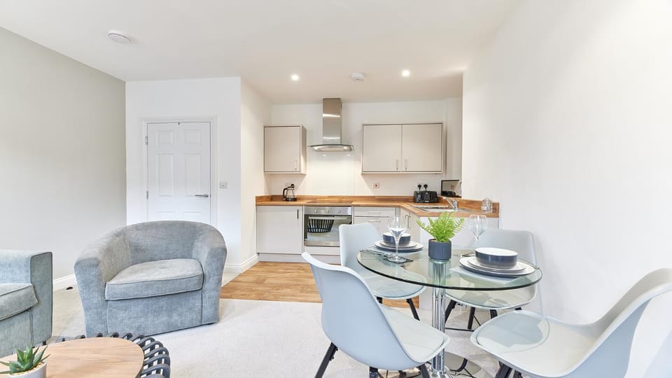 Kitchen or kitchenette, Seating area, Dining area