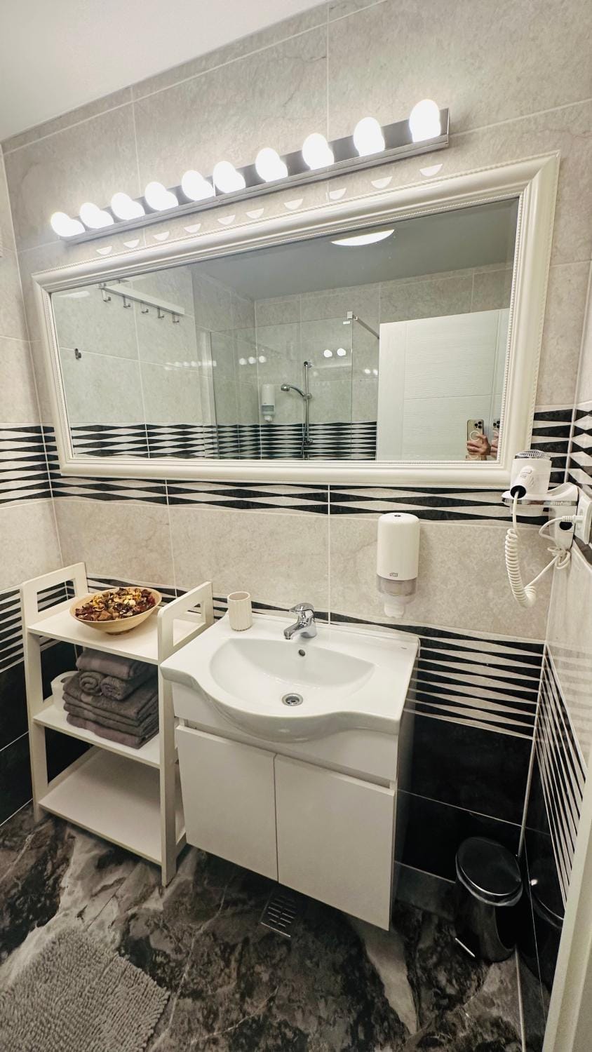 La Maison de Zoe - Airport Residences Apartment in Romania