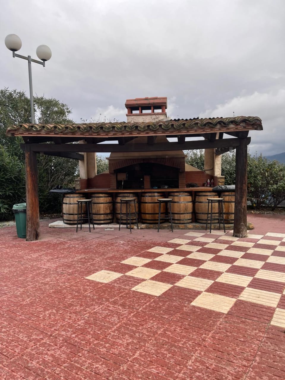 Patio, BBQ facilities
