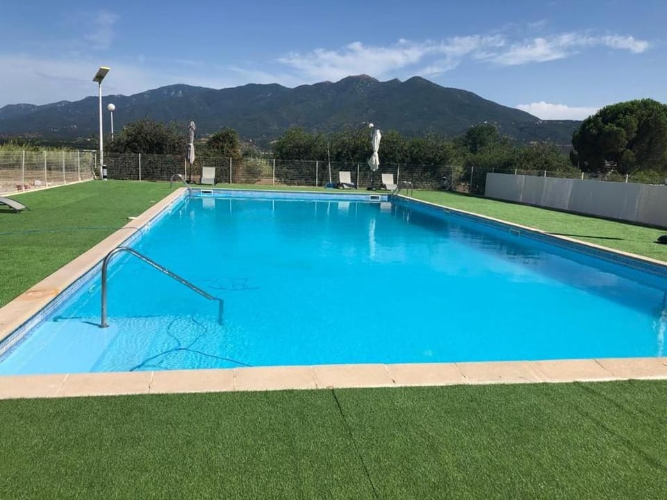 Mountain view, Pool view, Swimming pool